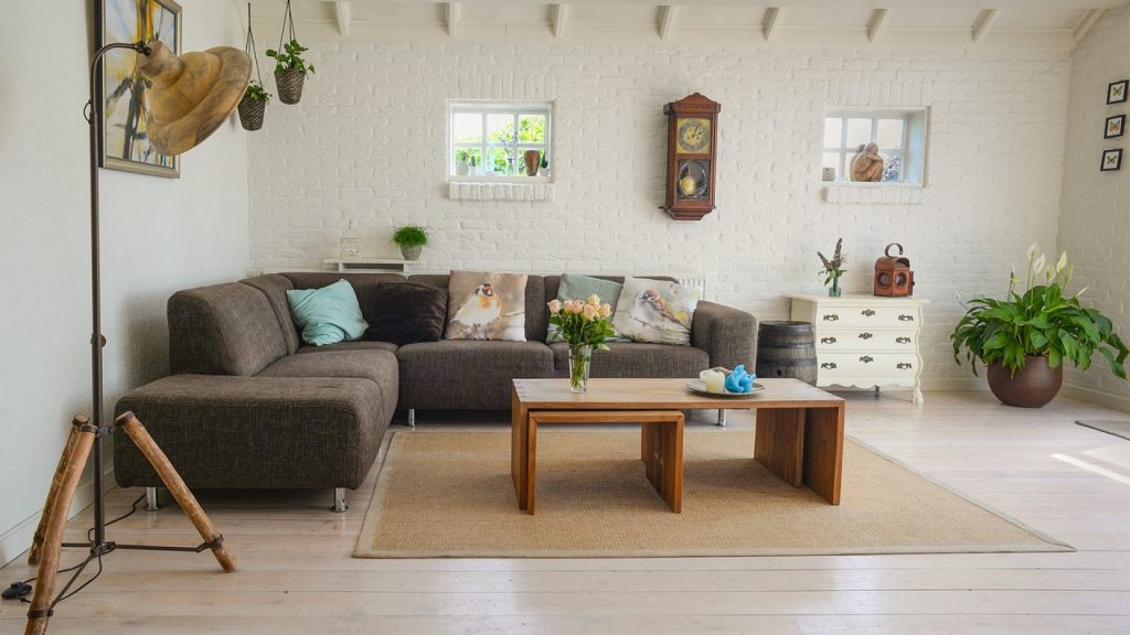 Redécorer son salon avec des meubles industriels : les avantages