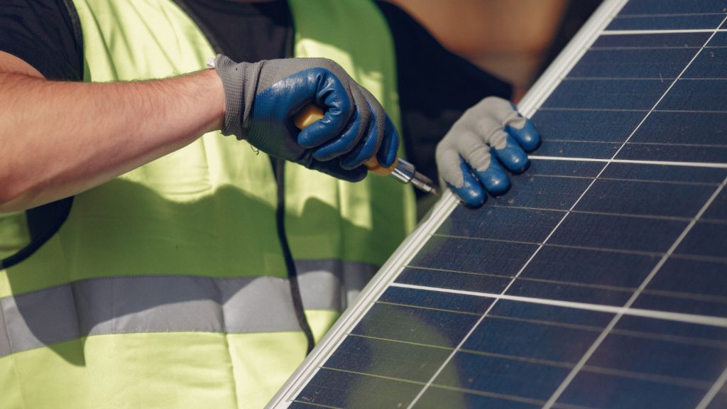 L’installation d’un panneau solaire, comment franchir chaque étape sans stress ?