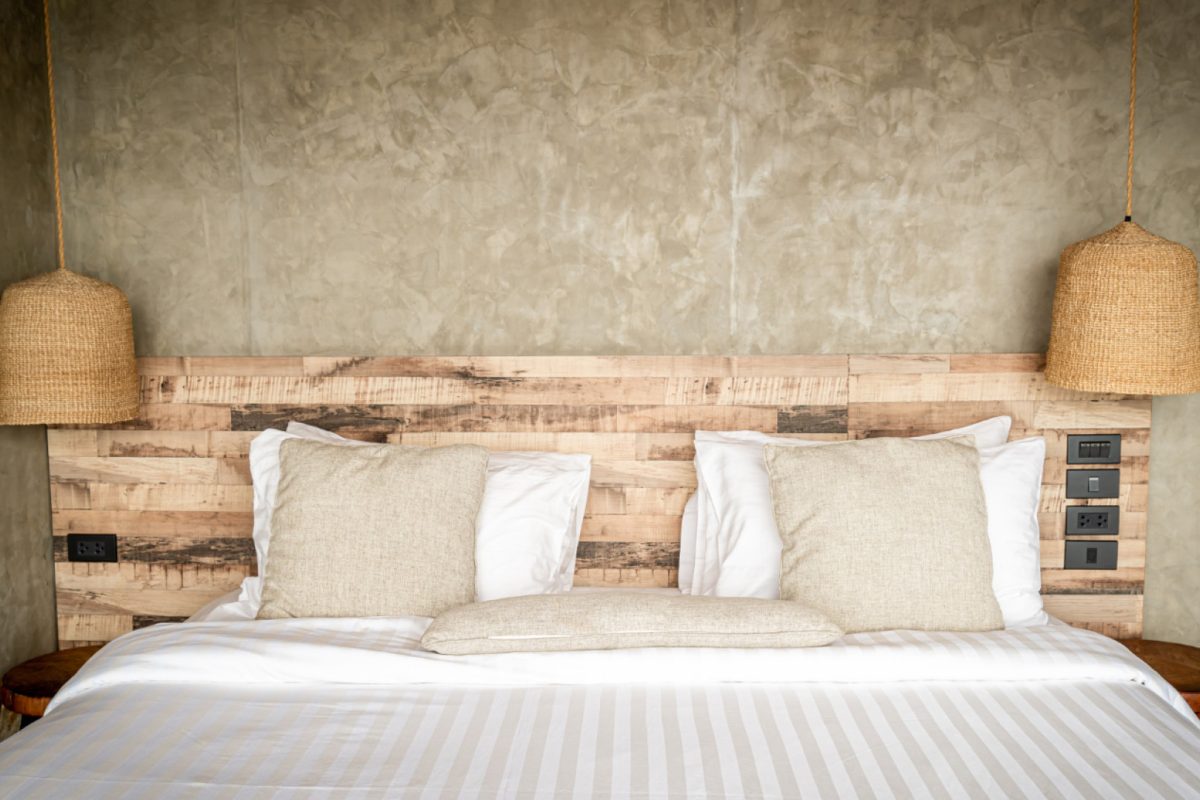 Personnalisez votre chambre avec une tête de lit tendance