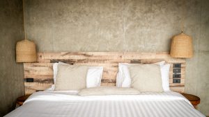 Personnalisez votre chambre avec une tête de lit tendance