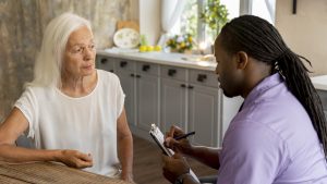Services à domicile : les bonnes pratiques pour instaurer une relation de confiance